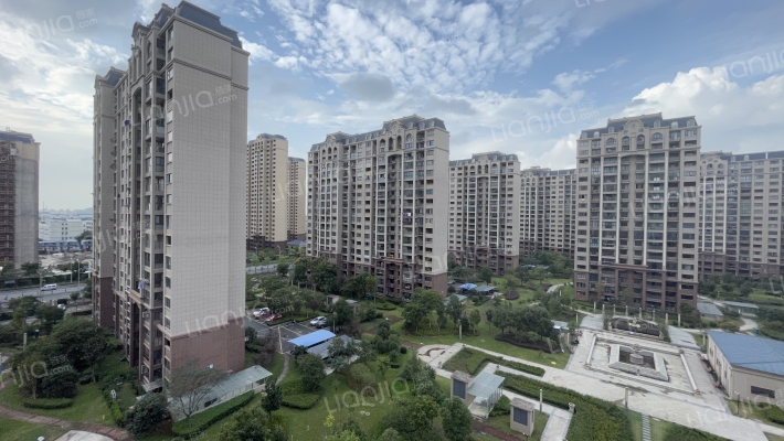 加宝花园外景图