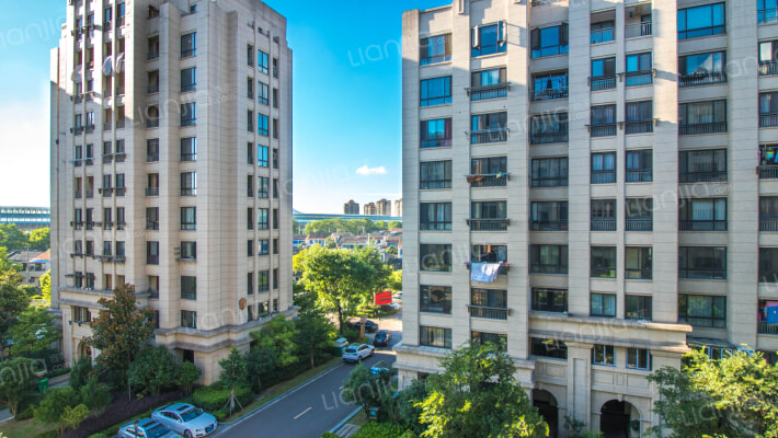 海天云桥外景图