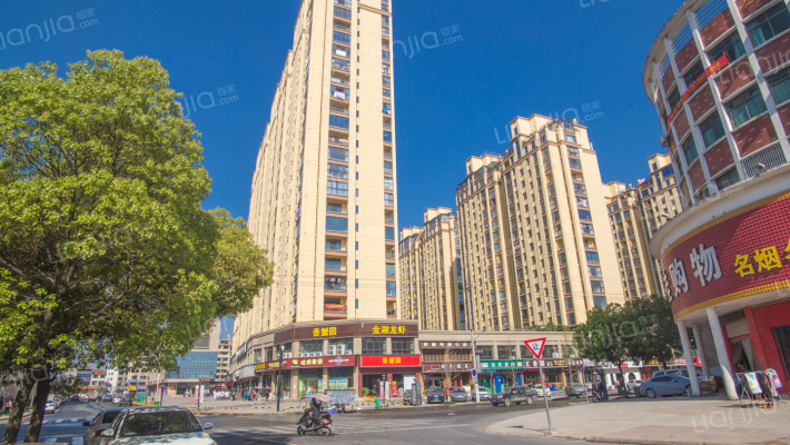 四海铭门外景图