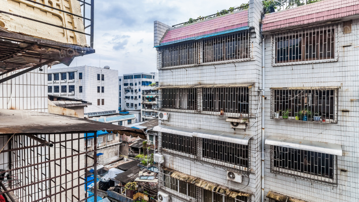 四邻和院外景图