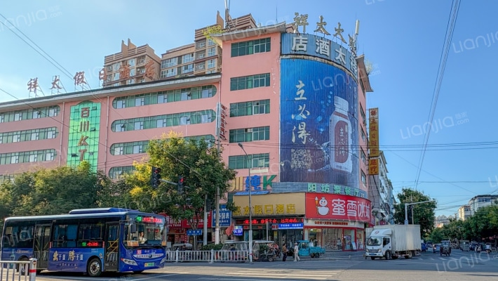 宏大市场家属院外景图