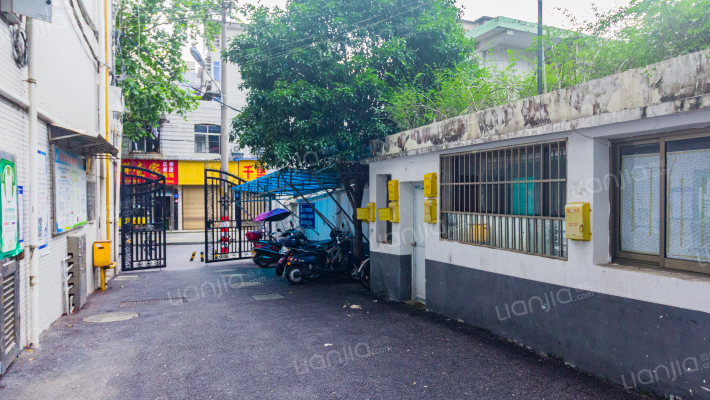 城市阳光外景图