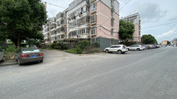 风景苑小区外景图