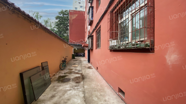 太原市广播电视附属中学宿舍外景图