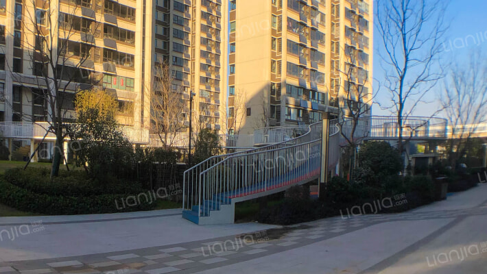 中梁力高云湖印外景图