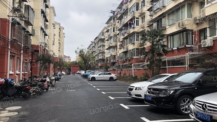 金虹苑小区外景图