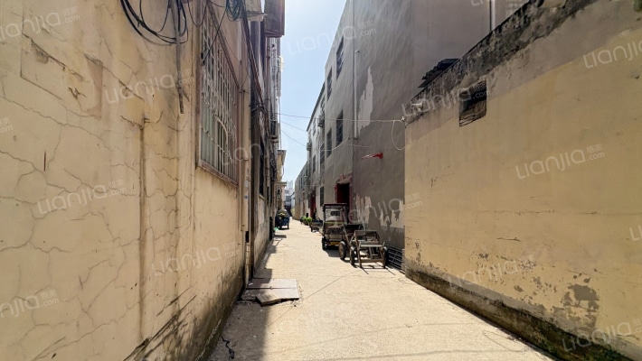 解放路四巷外景图