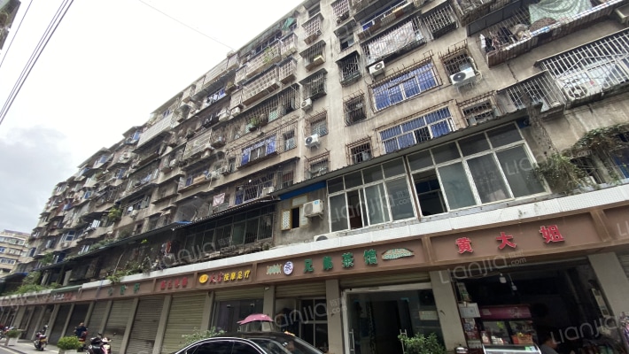 铁西街17号居民楼外景图