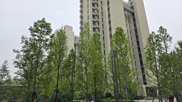 万科翡翠四季B区外景图