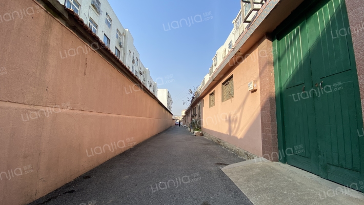 汽车大修厂外景图