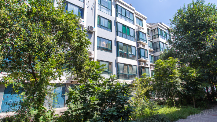 汇龙街小区外景图