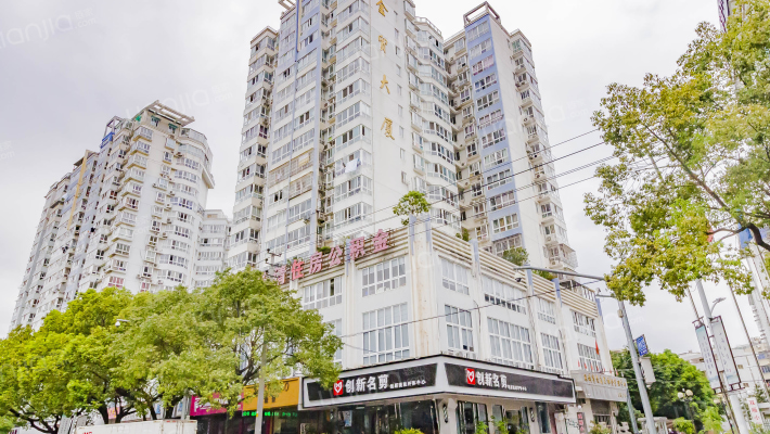 金贸大厦外景图