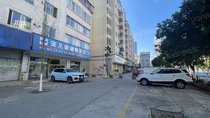 白云商住楼外景图