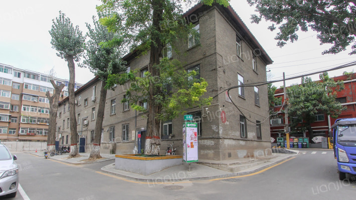 矿机一居委外景图