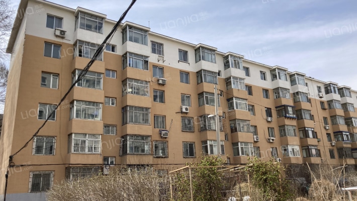 师予庭院外景图