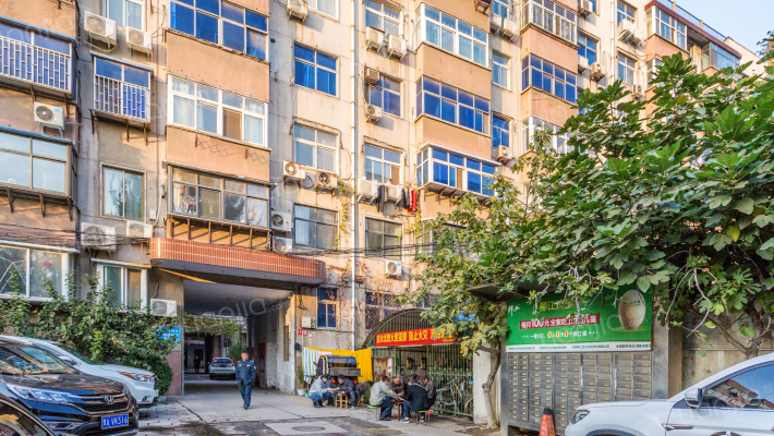 省建设银行家属院外景图