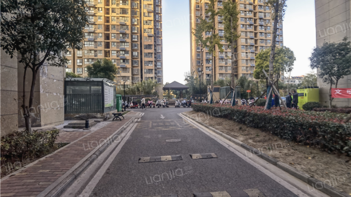 红旗佳园外景图