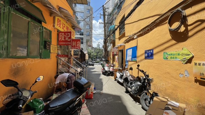 甲秀居委会外景图