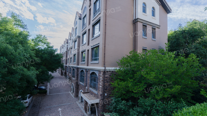 顶秀美泉小镇C区外景图