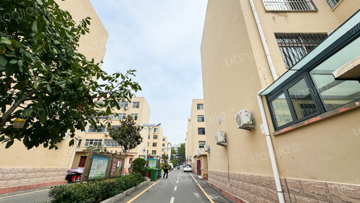 吕花园社区外景图