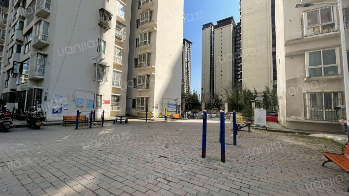 红华新天地安置房小区外景图