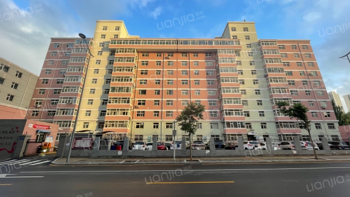 外国语宿舍外景图