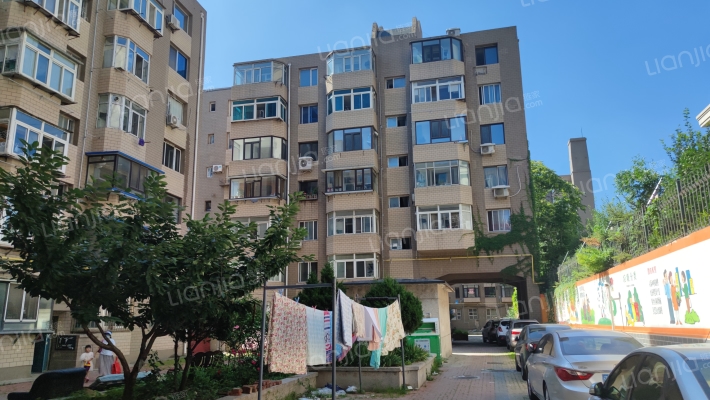 39中南山街外景图