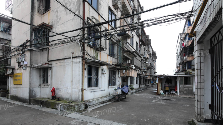 大江市场住商楼外景图