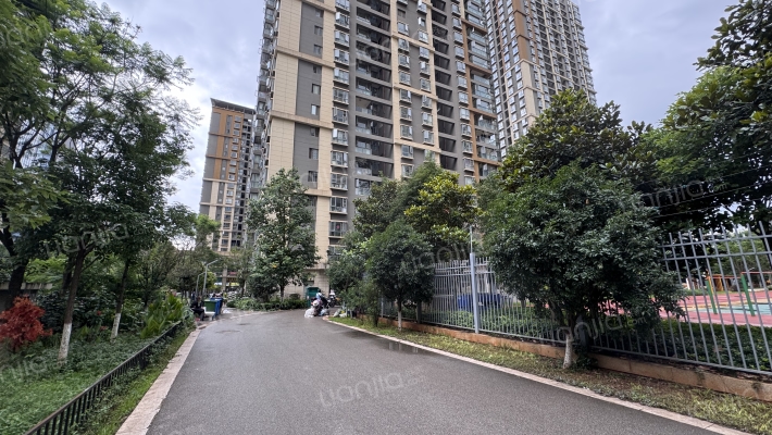 人民路壹号广场外景图