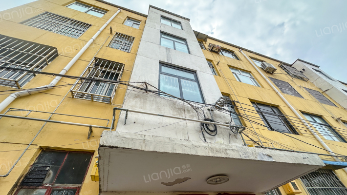 老交通局家属楼外景图