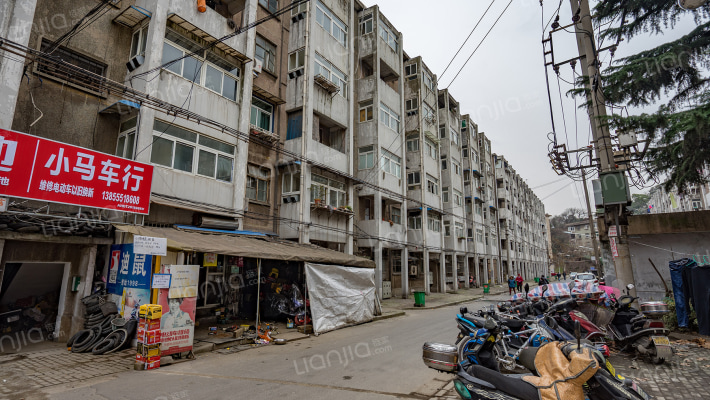 矿内新村外景图