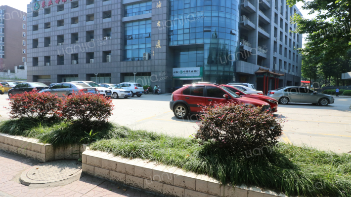 峻峰大厦外景图