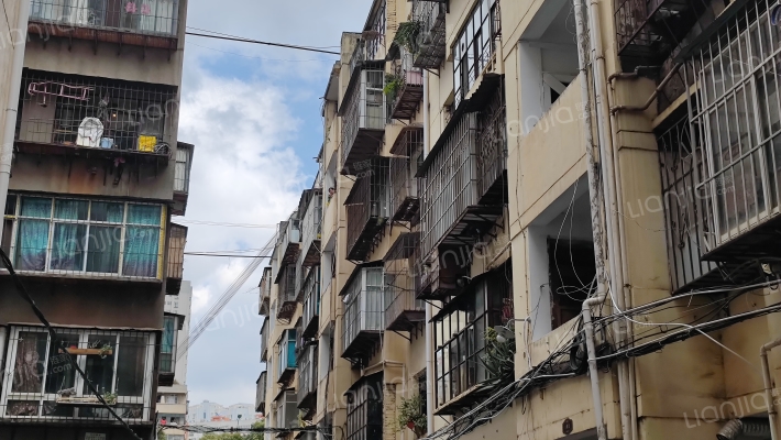 春建司黄土坡职工干警住宅区外景图