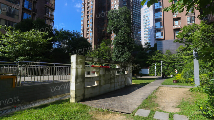 都市國際外景图