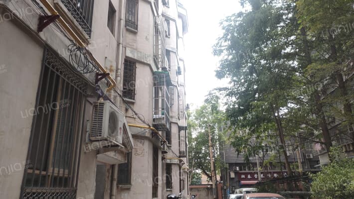 天朗地产家属院外景图