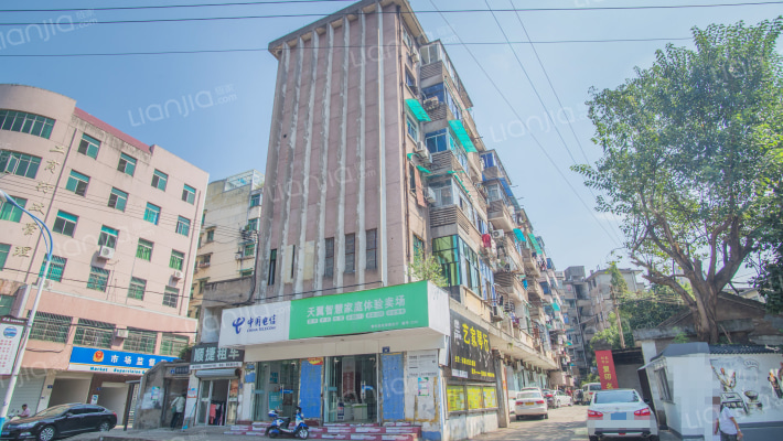 青年路95号院外景图