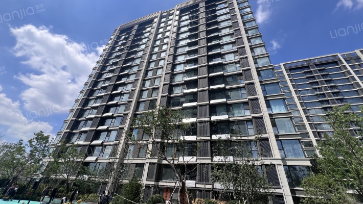 森霆春晓外景图