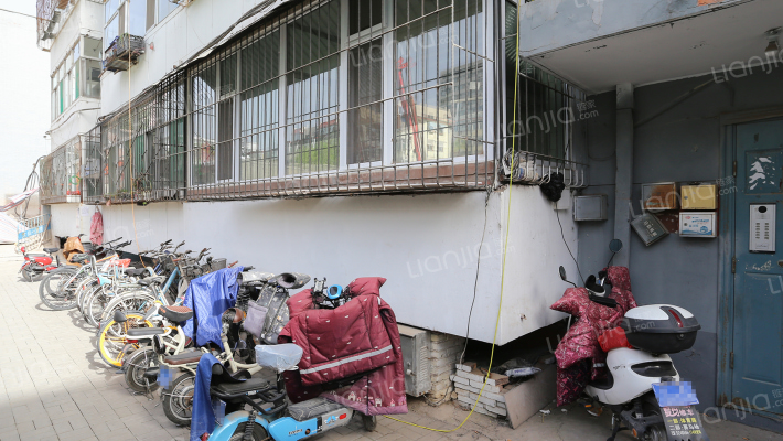 市建一公司宿舍外景图