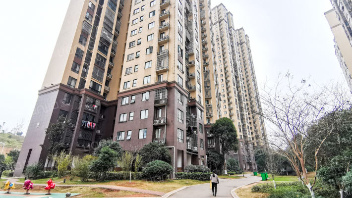 乾城江来外景图