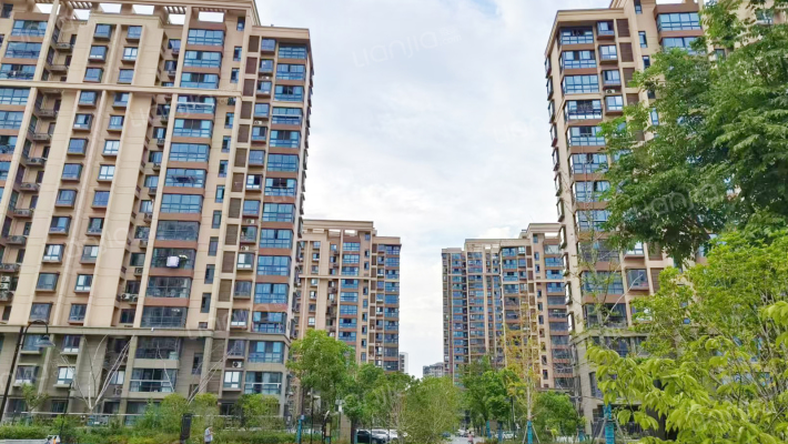 溪上云庭外景图