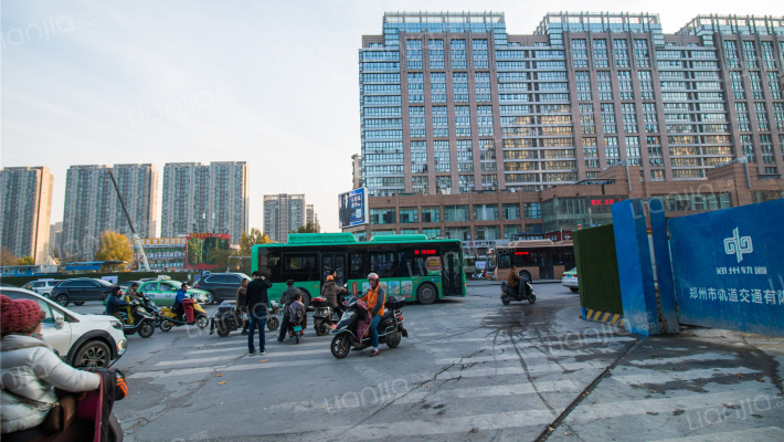 启航大厦外景图