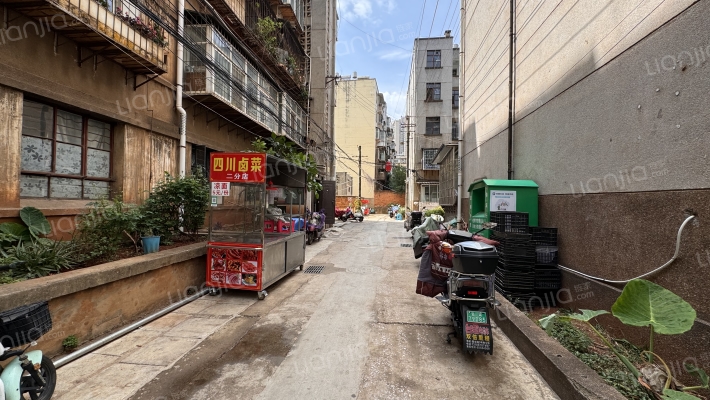 蓄电池厂外景图