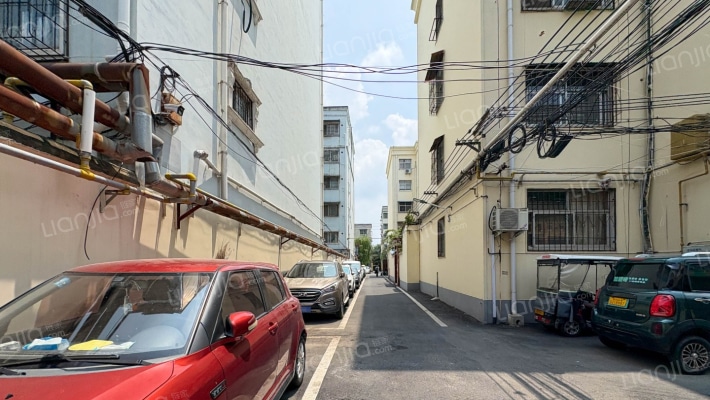 县乡管理所家属院外景图