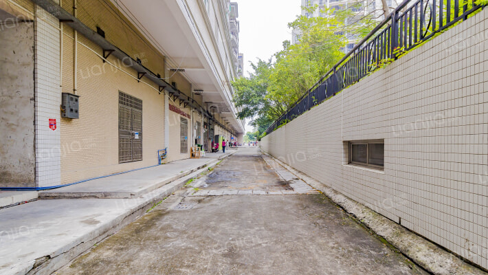 江畔豪庭外景图