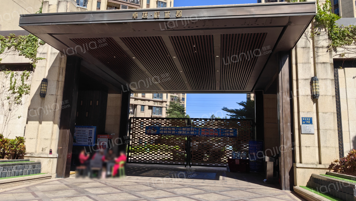 卓越蔚蓝郡外景图