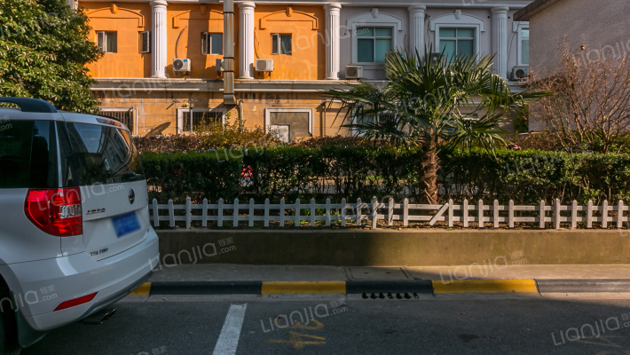 彭浦家园外景图