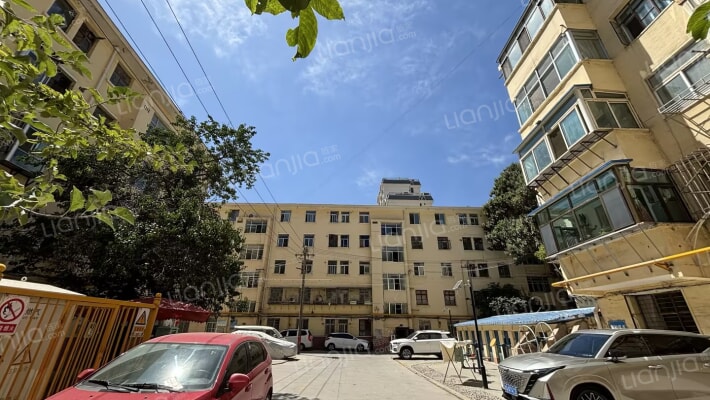 桥梁队家属院外景图