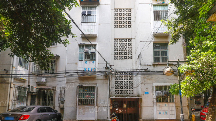 导航站小区外景图