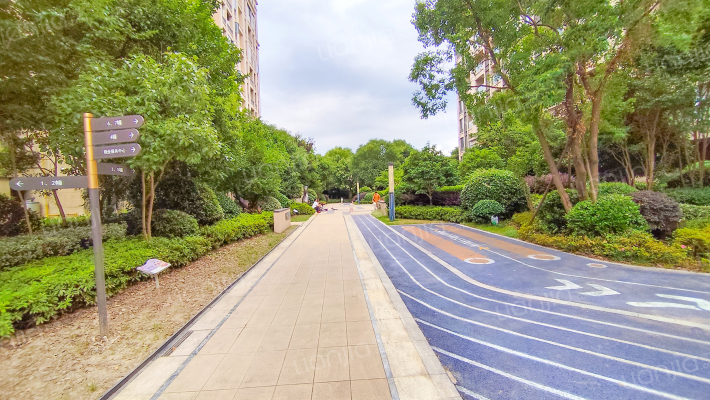 中天锦绣诚品外景图