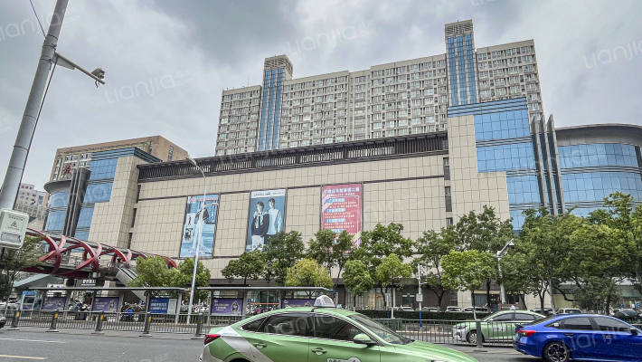 白马服装城外景图